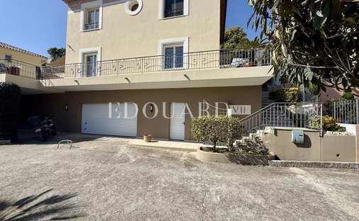 Haus in Menton, Provence-Alpes-Côte d'Azur, Frankreich 1