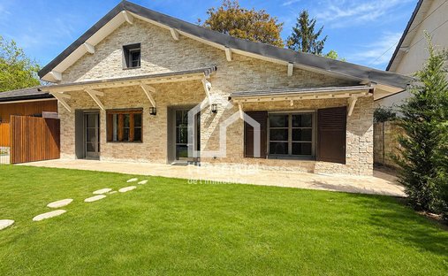 House in Napoleon, Maisons-Laffitte, France 1
