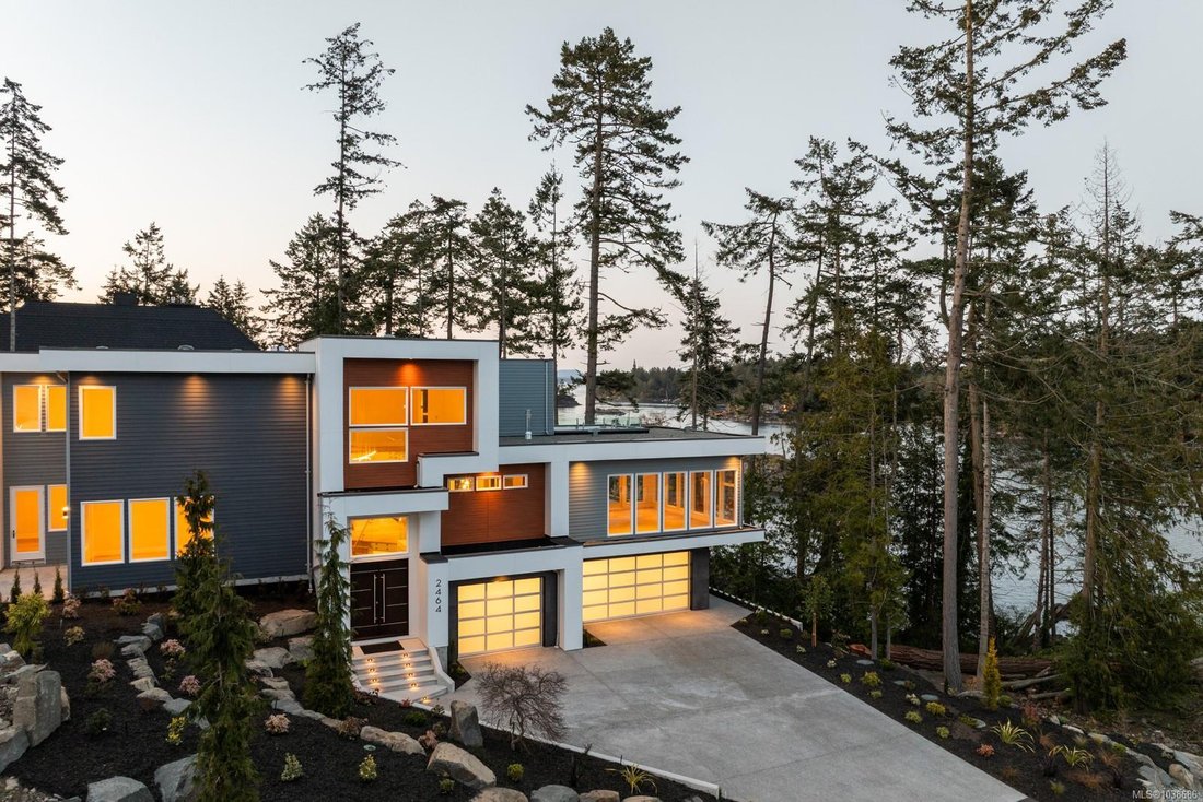 House in North Saanich, British Columbia, Canada 2 - 18048821