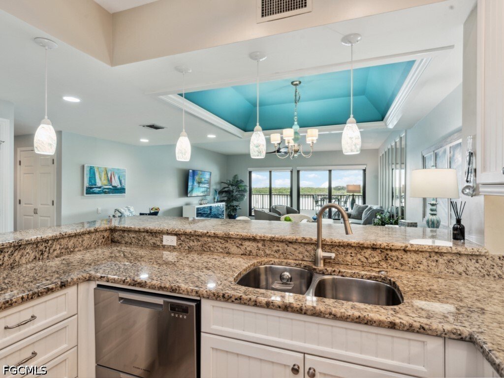 Condo in Naples, Florida, United States 5 - 18036248