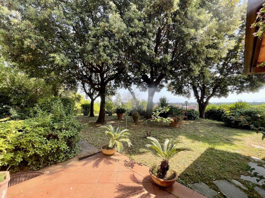 Villa in Pietrasanta, Tuscany, Italy 5 - 18048138