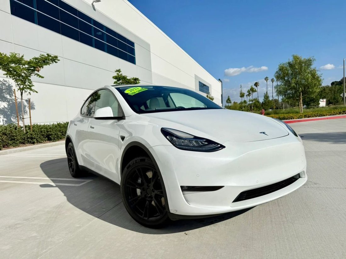 Suv in Bloomington, CA, United States 3 - 18045782