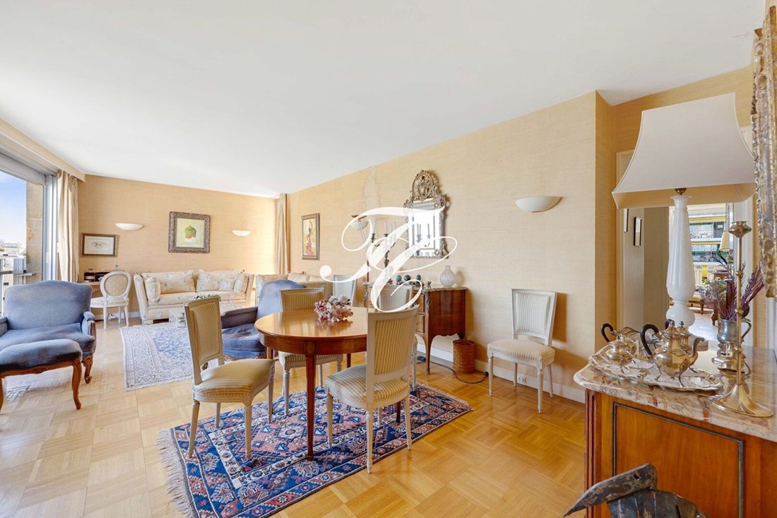 Apartment in Saint-Cloud, Ile-de-France, France 2 - 18037604