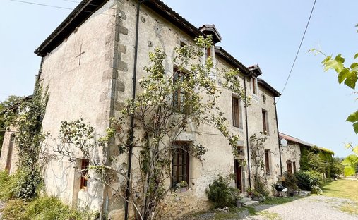 Villa in Bussiere-Poitevine, Val-d'Oire-et-Gartempe, France 1