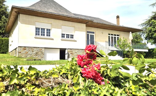 Villa in Le Cellier, Pays de la Loire, France 1