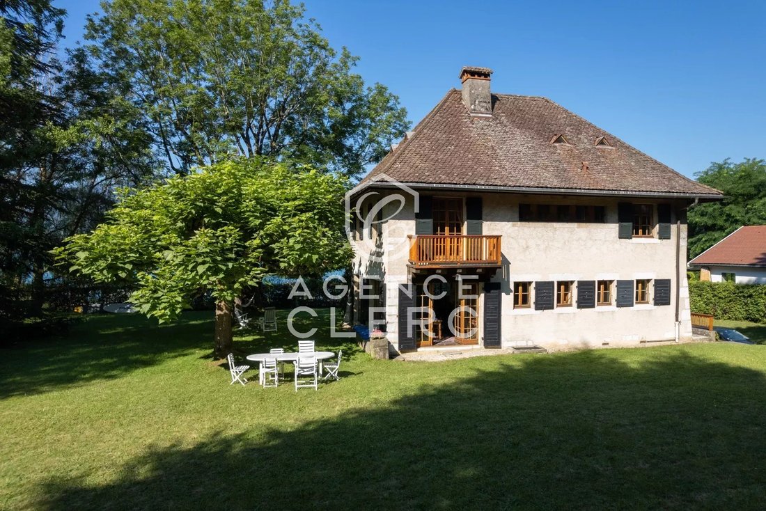 Stadthaus in Menthon-Saint-Bernard, Auvergne-Rhone-Alpen, Frankreich 4 - 14874352