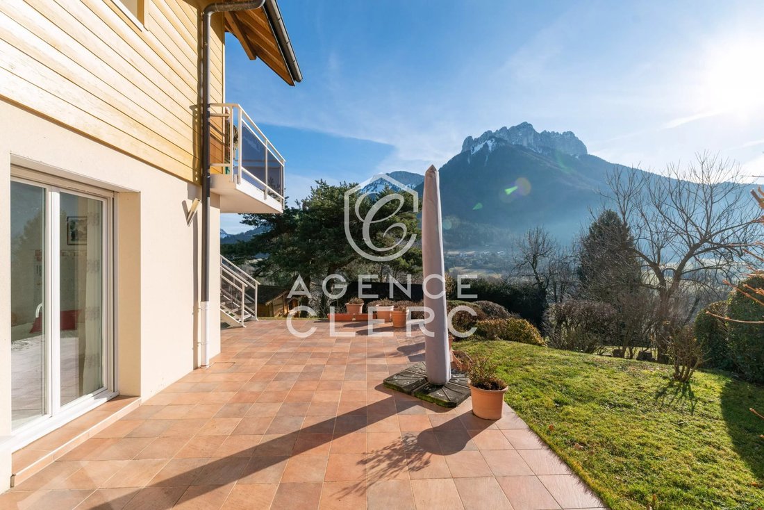 Villa in Menthon-Saint-Bernard, Auvergne-Rhône-Alpes, France 3 - 17145054