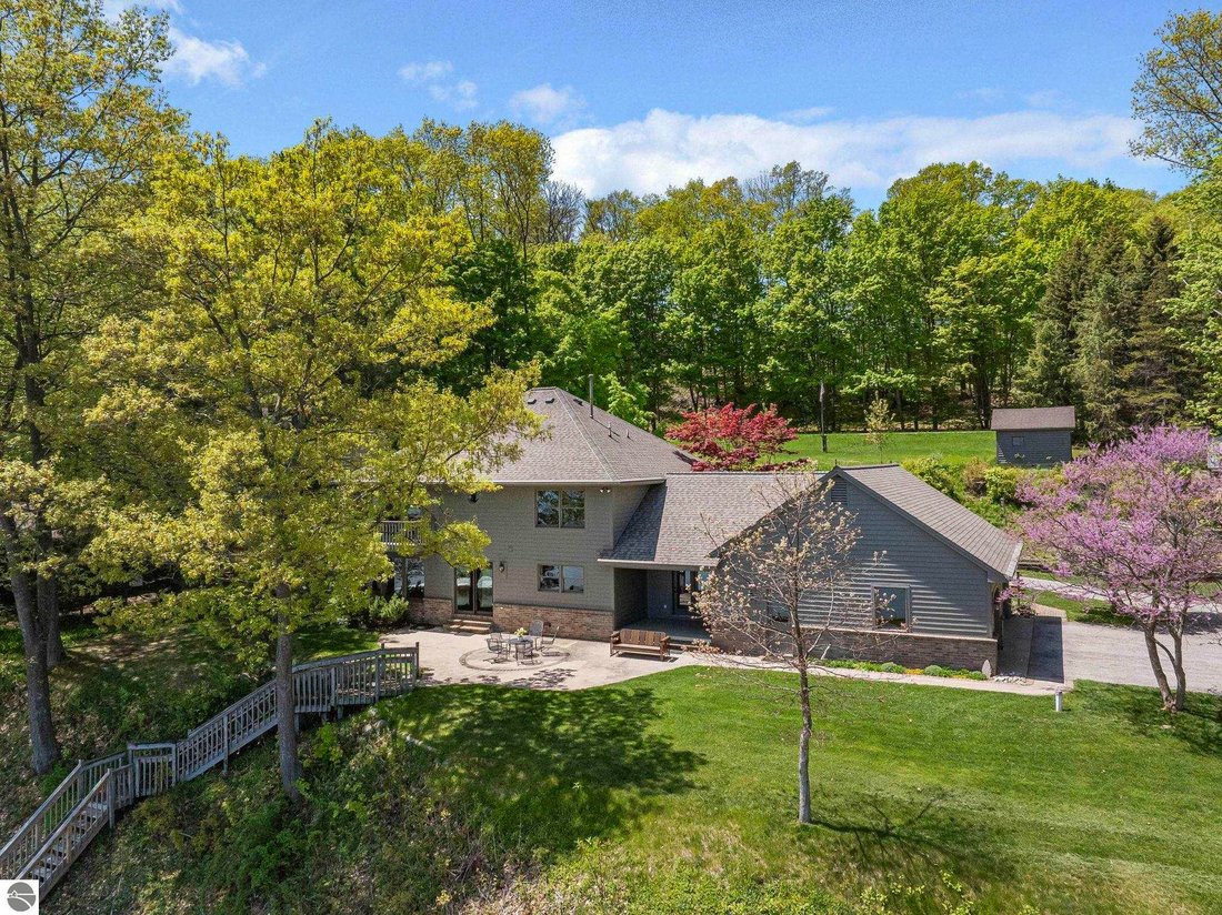 House in Traverse City, Michigan, United States 4 - 18049336
