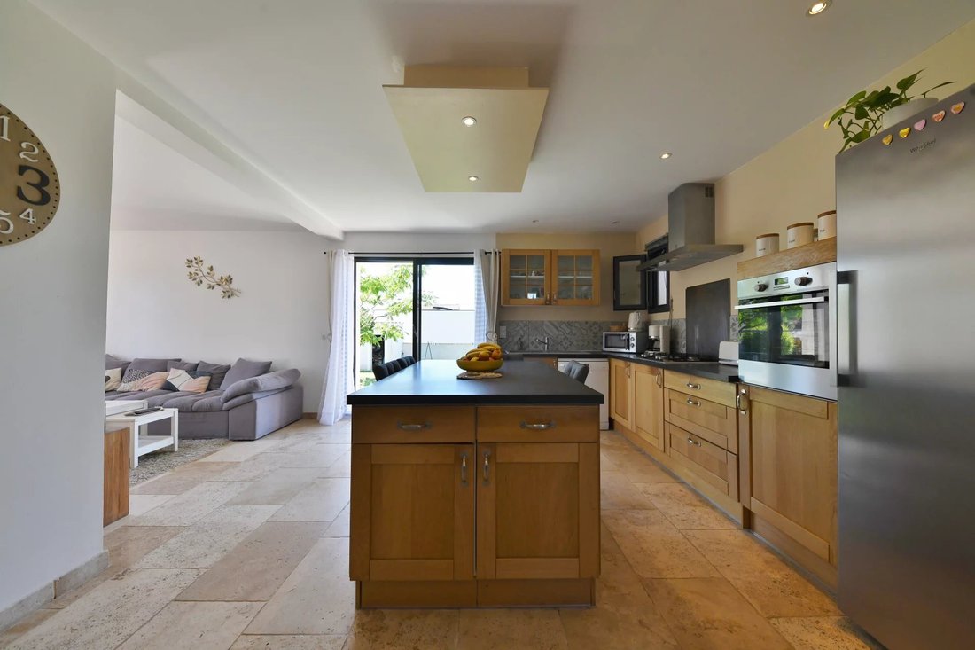 Villa in Uzès, Occitania, France 4 - 18038304