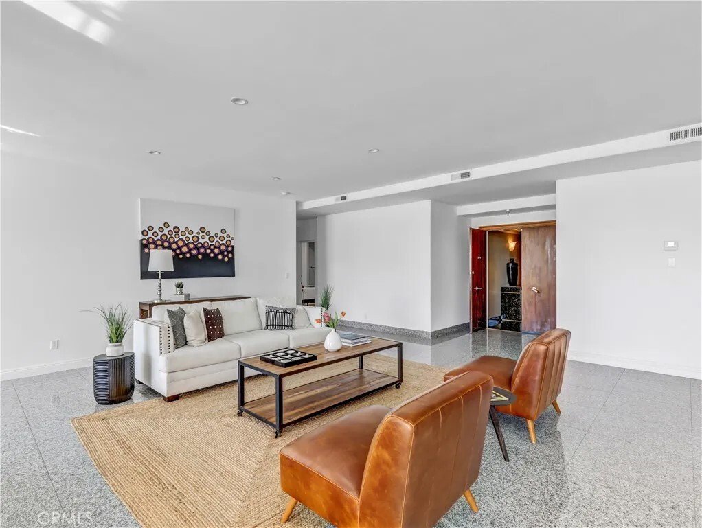 Condo in Los Angeles, California, United States 5 - 16903582