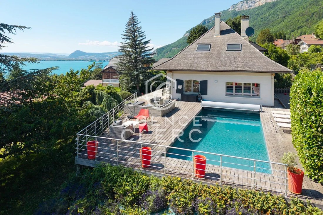 Villa in Veyrier-du-Lac, Auvergne-Rhône-Alpes, France 1 - 15874049