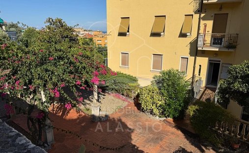 Apartment in Central Hill, Alassio, Liguria 1