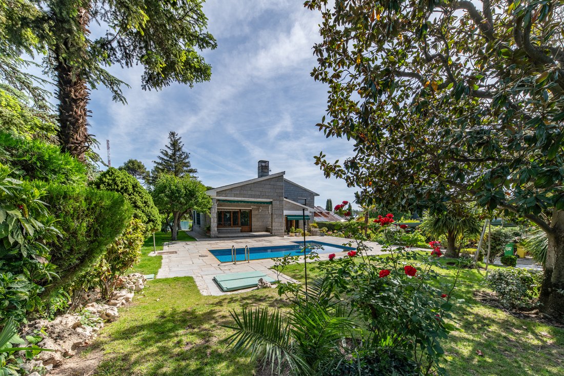 Villa in Pozuelo de Alarcon, Comunidad de Madrid, Spain 3 - 18035408