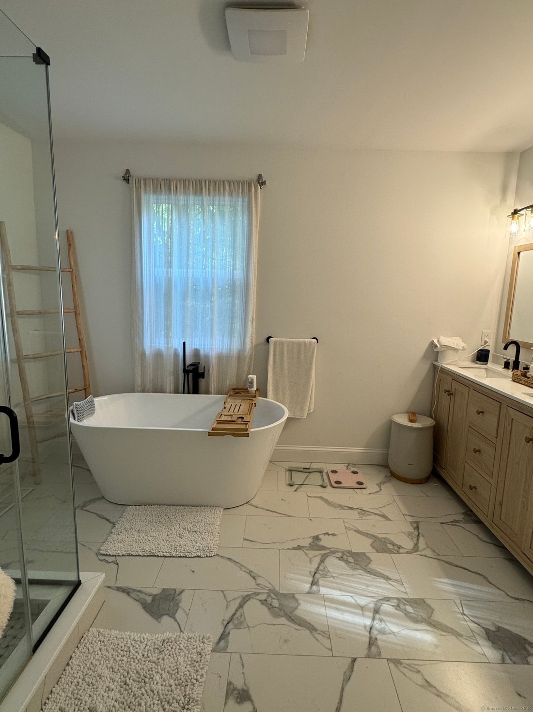 Monroe, Connecticut, United States 5 - 18039040