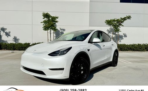 2022 Tesla Model Y Long Range Sport Utility 4D in Bloomington, CA, United States 1