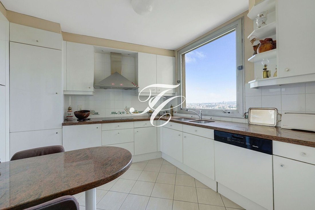 Apartment in Saint-Cloud, Ile-de-France, France 3 - 18037604