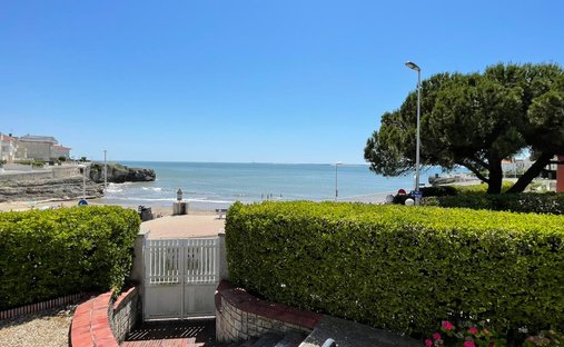House in Le Fief-La Garenne, Royan, France 1