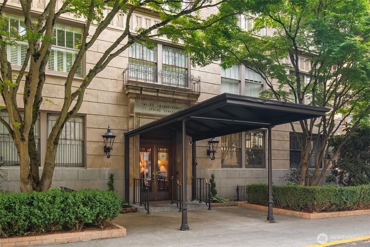 Condo in Seattle, Washington, United States 1 - 18052638