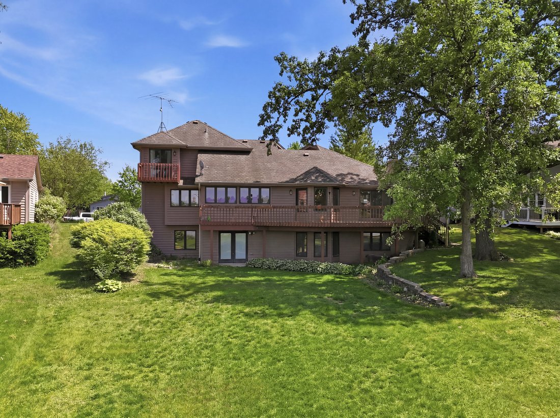 House in Lindenhurst, Illinois, United States 5 - 18048289