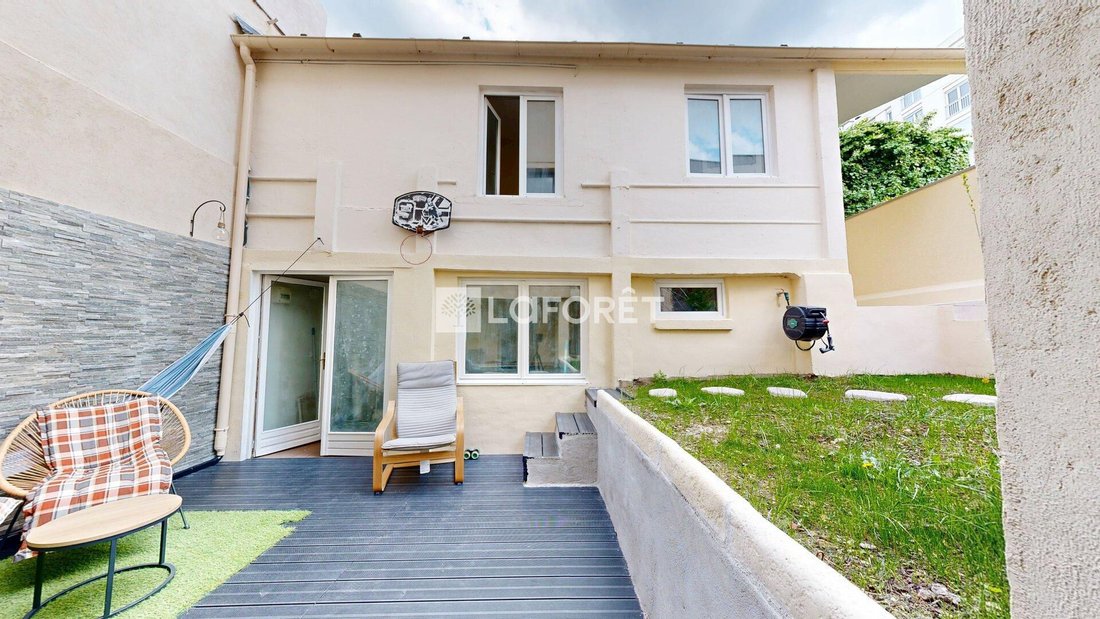 Villa in Centre, Nanterre, France 4 - 18039043