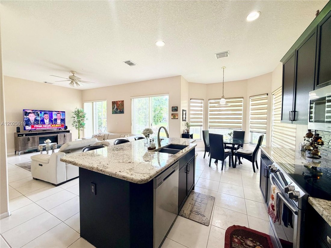 House in Miramar, Florida, United States 4 - 17999601