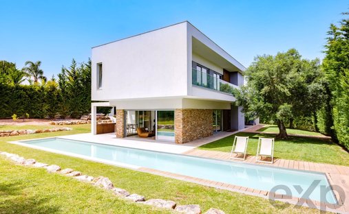 Villa in Sao Goncalo de Lagos, Algarve, Portugal 1
