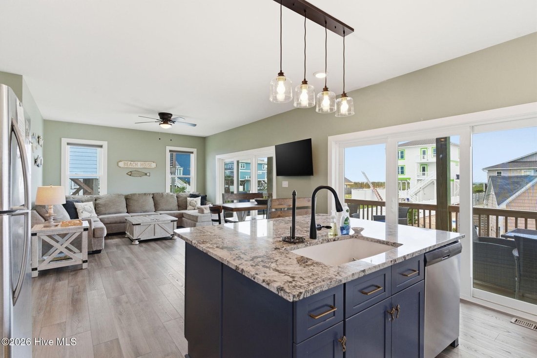 House in Oak Island, North Carolina, United States 3 - 18028915