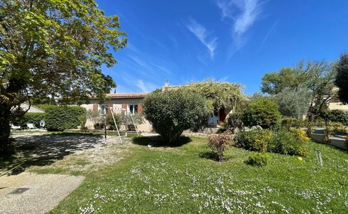 Villa in Les Logissons, Venelles, France 1