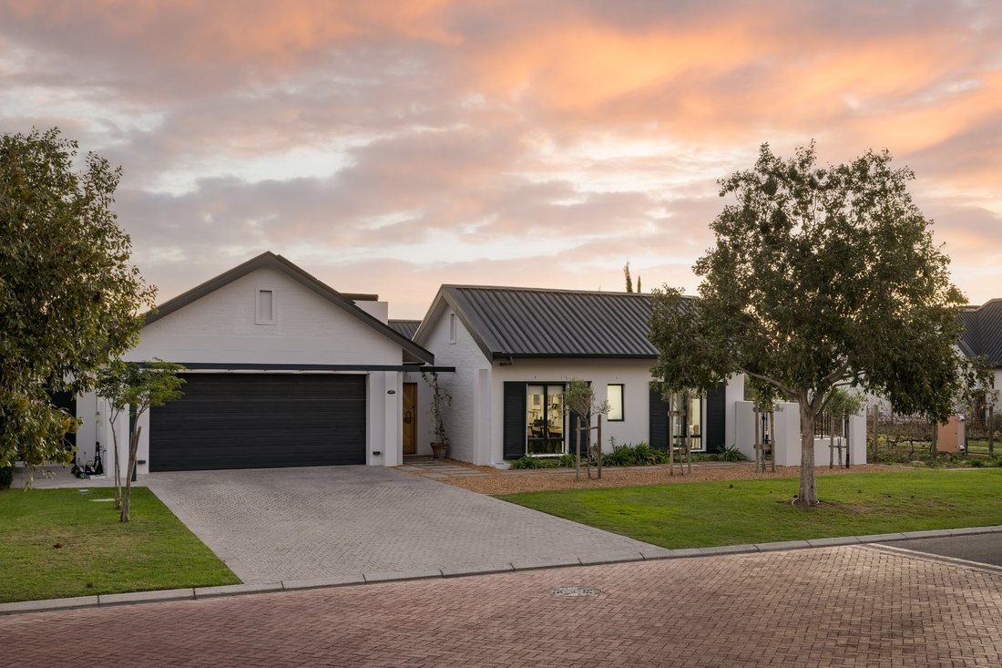 House in Paarl, Western Cape, South Africa 2 - 18042736