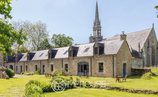 Estate in Sud, Ergue-Gaberic, France 1