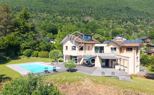 Villa in Sévrier, Auvergne-Rhône-Alpes, France 1