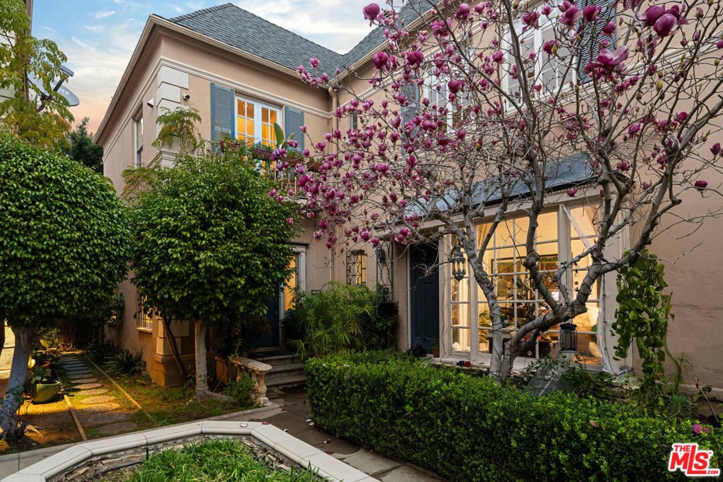 West Hollywood, California, United States 2 - 18040316