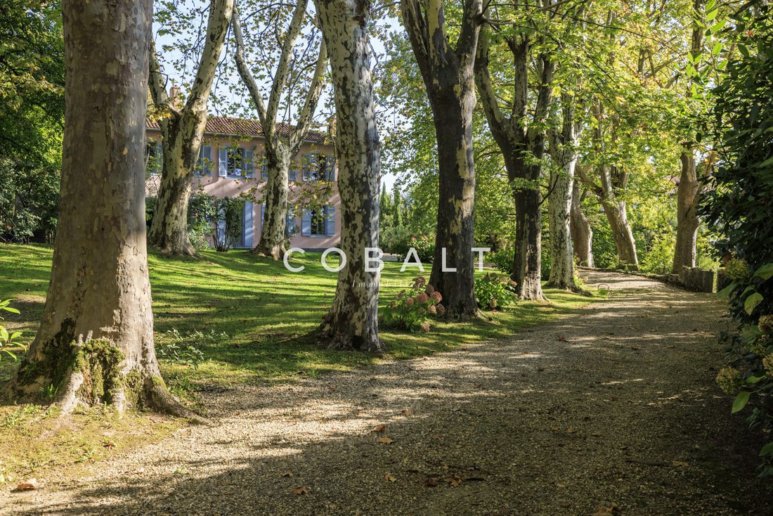 Estate in Saint-Pierre-d'Irube, Nouvelle-Aquitaine, France 4 - 18037577