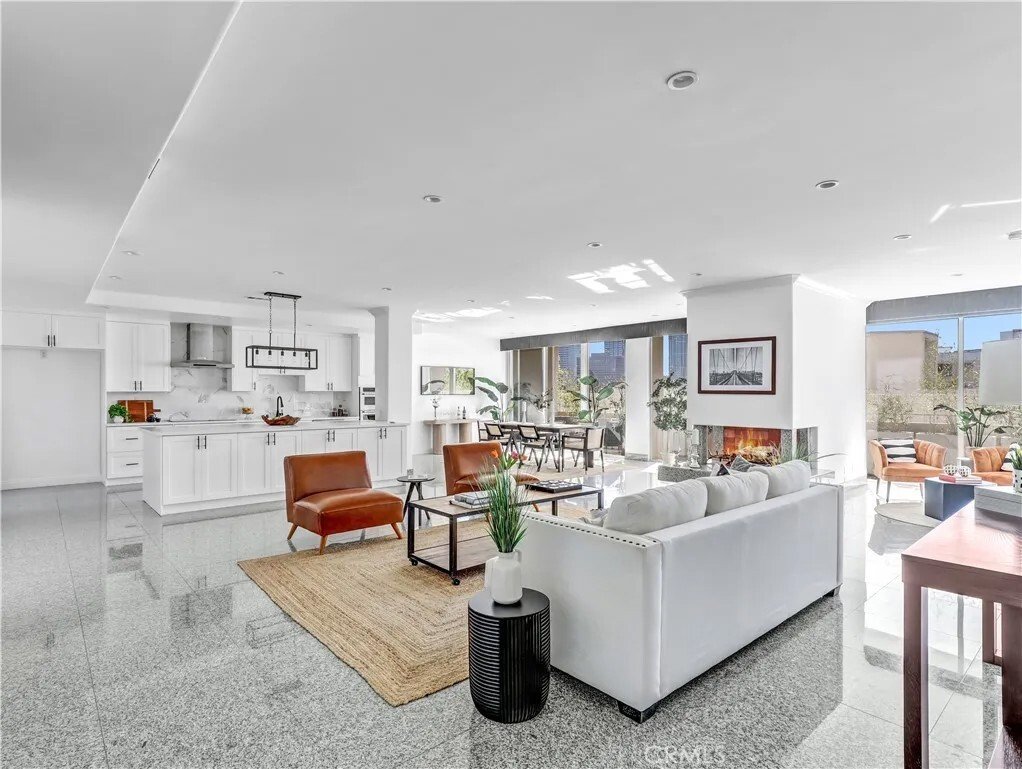 Condo in Los Angeles, California, United States 2 - 16903582