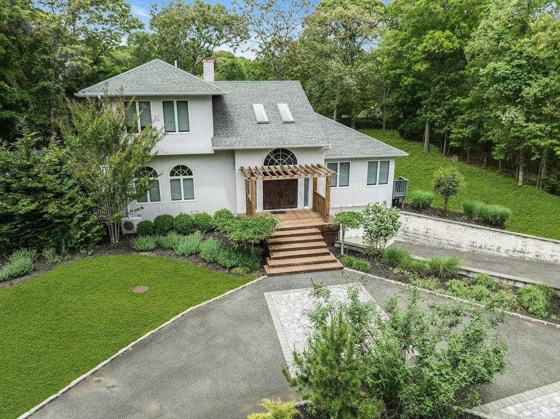 Hampton Bays, New York, United States 1 - 17756387