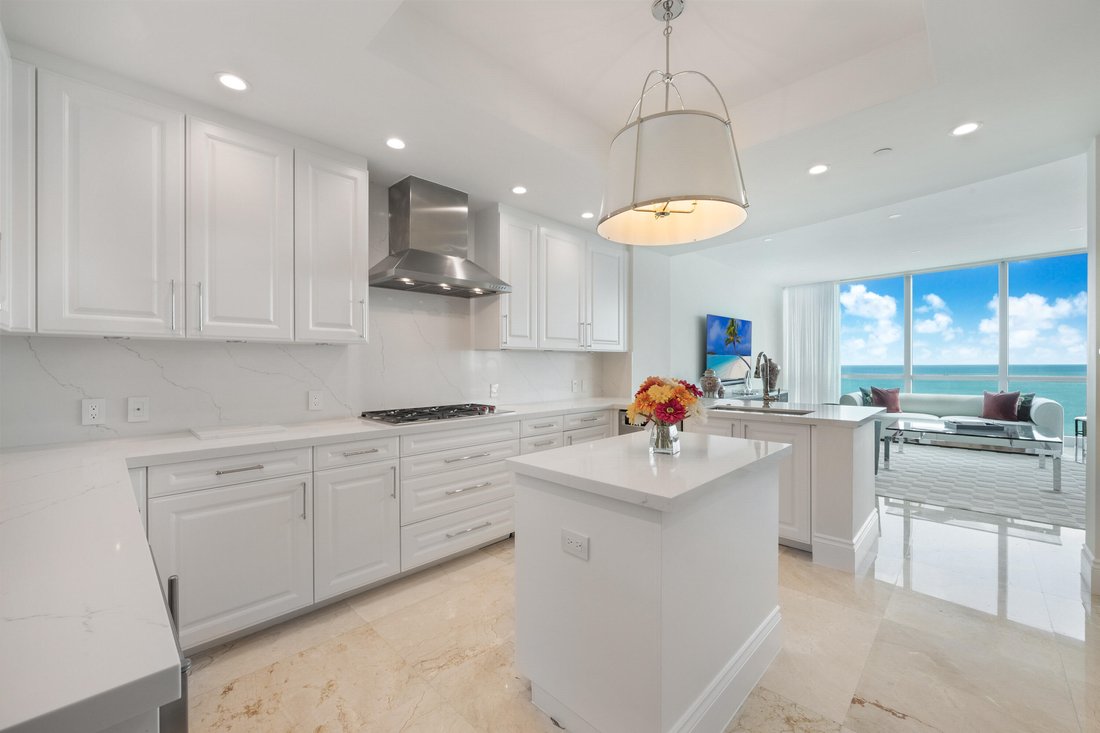 Condo in Bal Harbour, Florida, United States 4 - 18037745