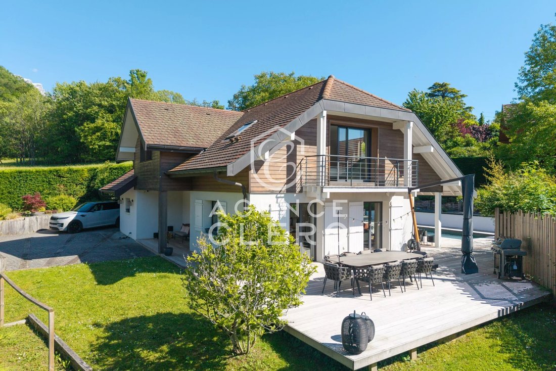 Villa in Menthon-Saint-Bernard, Auvergne-Rhône-Alpes, France 2 - 18014513