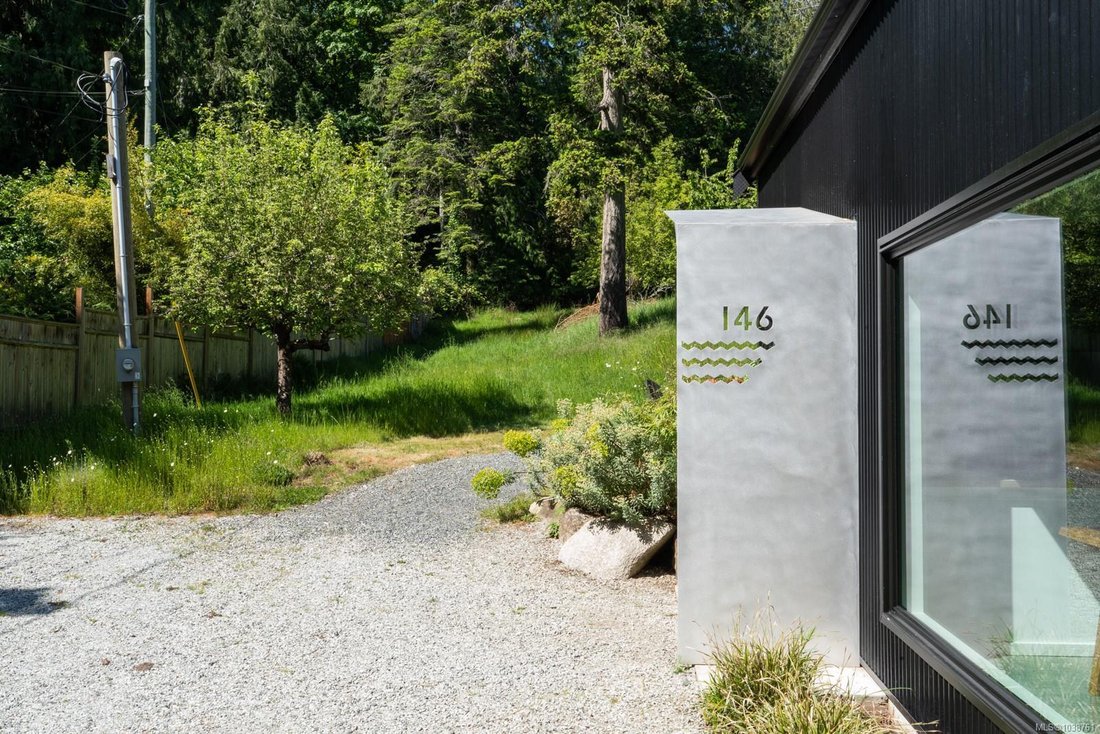 House in Saltspring Island, British Columbia, Canada 5 - 18048826