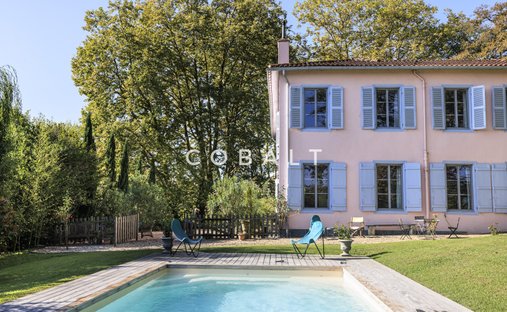 Estate in Saint-Pierre-d'Irube, Nouvelle-Aquitaine, France 1