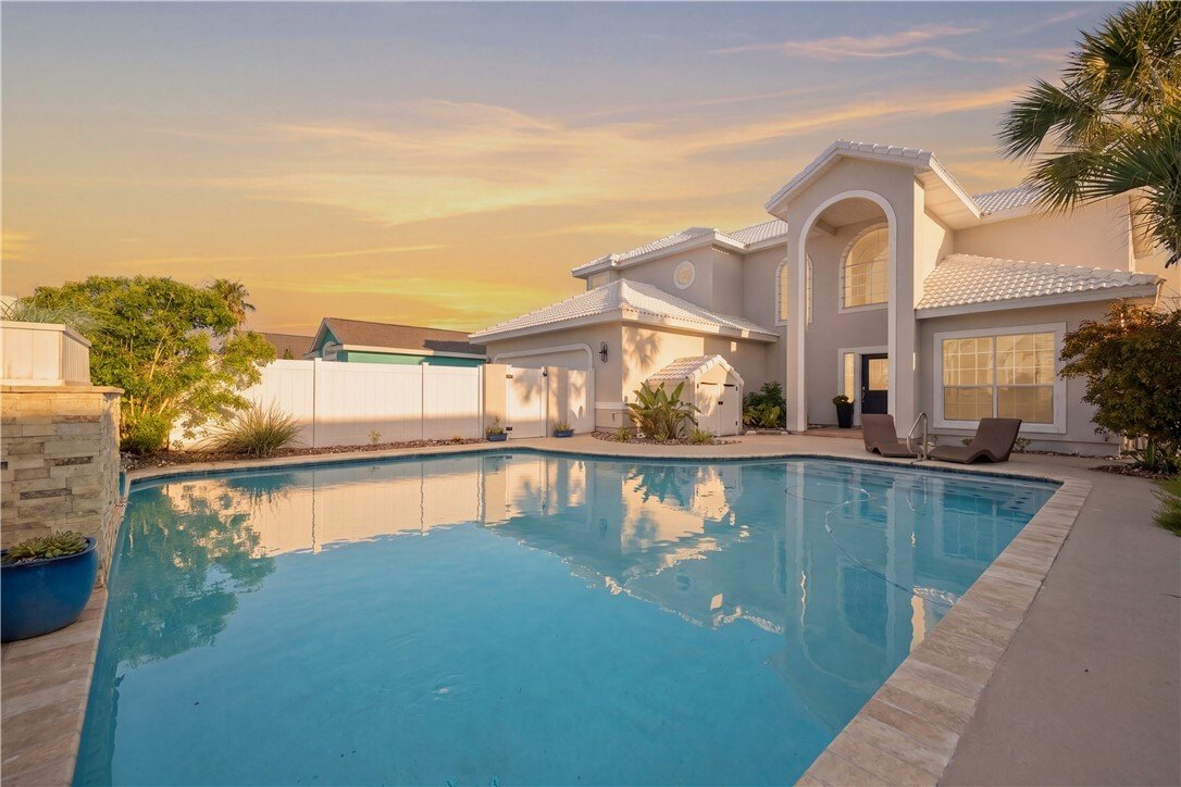 House in Corpus Christi, Texas, United States 3 - 16537421