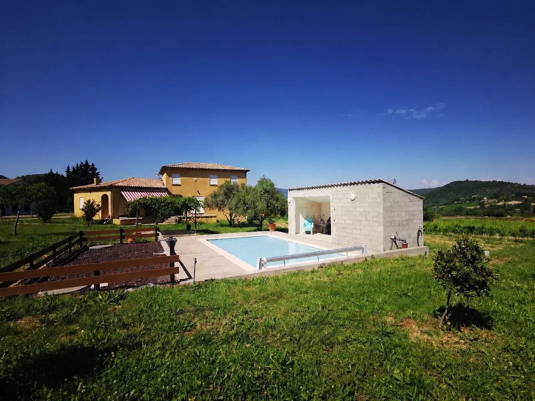 Villa in Alba-la-Romaine, Auvergne-Rhône-Alpes, France 1 - 18037076