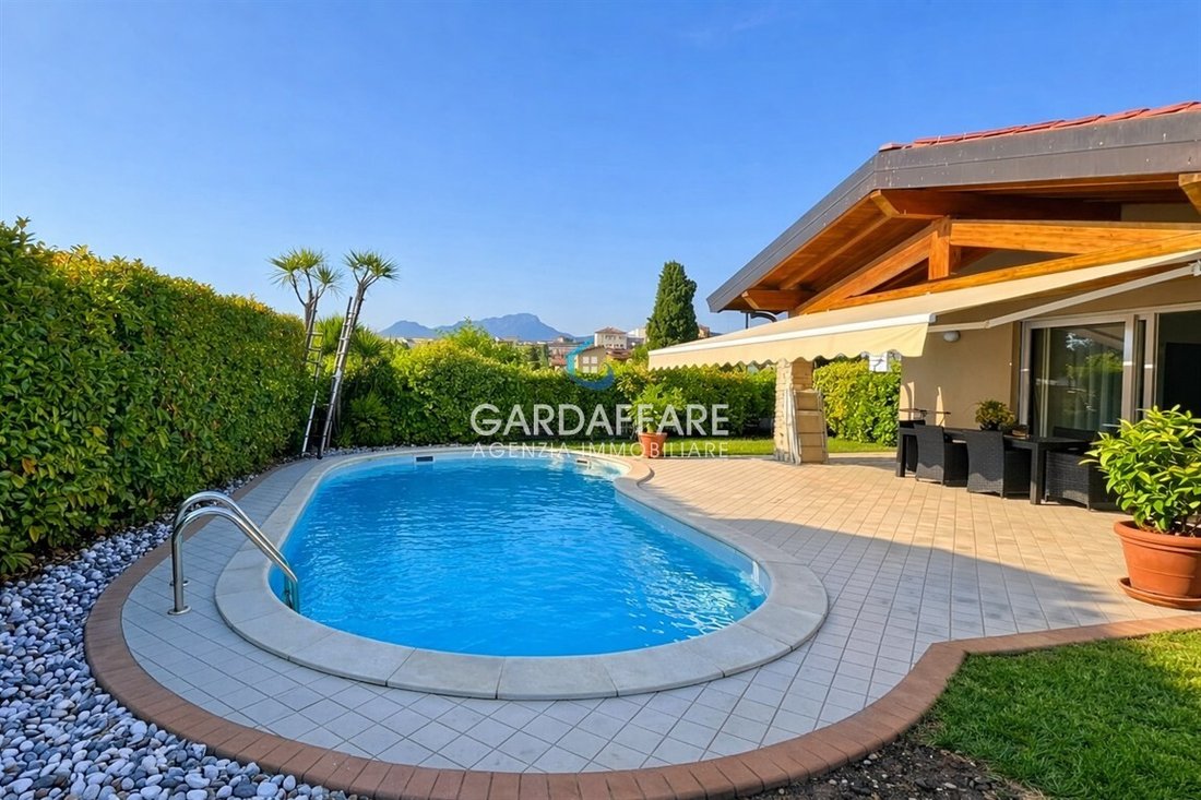 Villa in Manerba del Garda, Lombardy, Italy 1 - 17129094