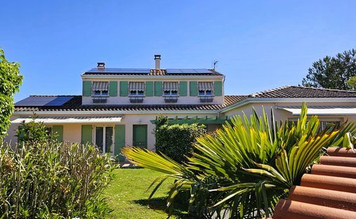 House in Vaux-sur-Mer, Nouvelle-Aquitaine, France 1