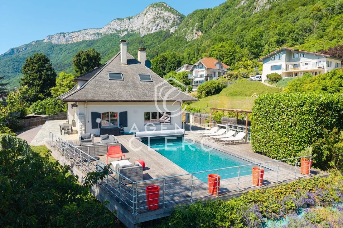Villa in Veyrier-du-Lac, Auvergne-Rhône-Alpes, France 2 - 15874049