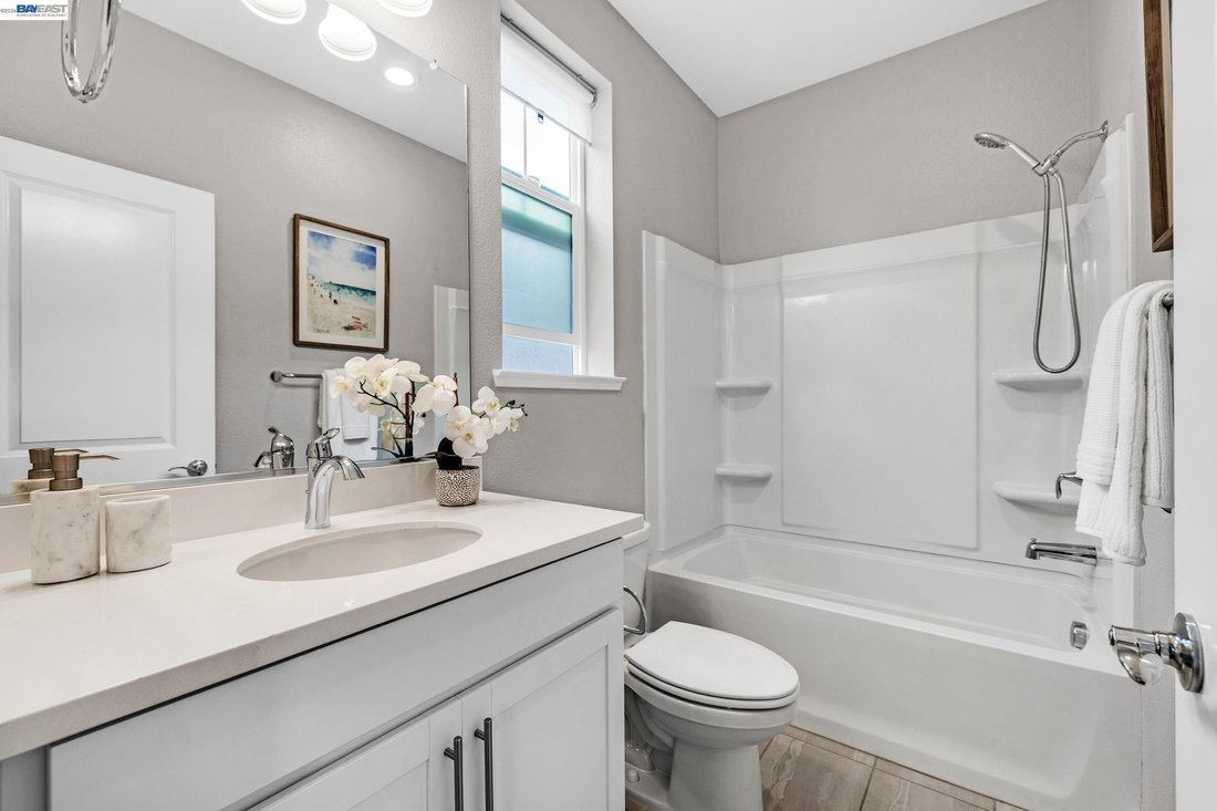 House in Hayward, California, United States 5 - 18049359