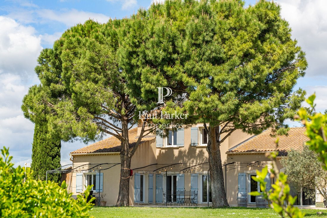 Villa in Saint-Rémy-de-Provence, Provence-Alpes-Côte d'Azur, France 1 - 18039070