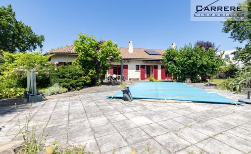 House in Tresses, Nouvelle-Aquitaine, France 1