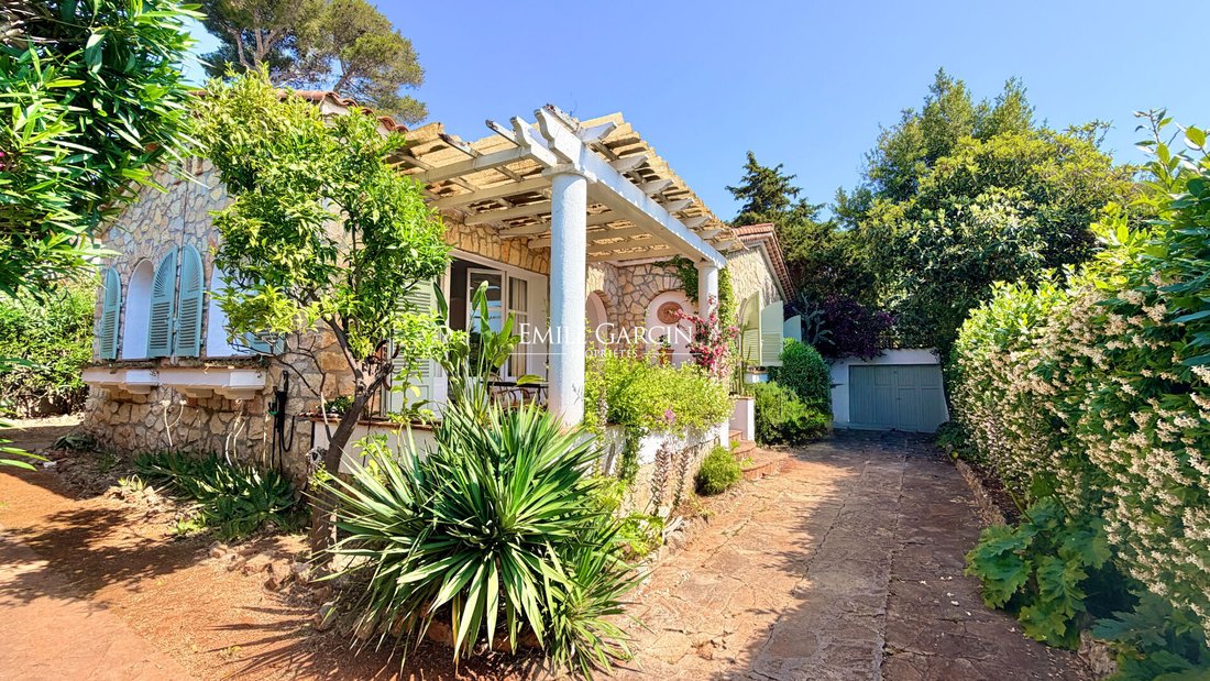 Villa in Fontmerle, Antibes, France 3 - 18039029