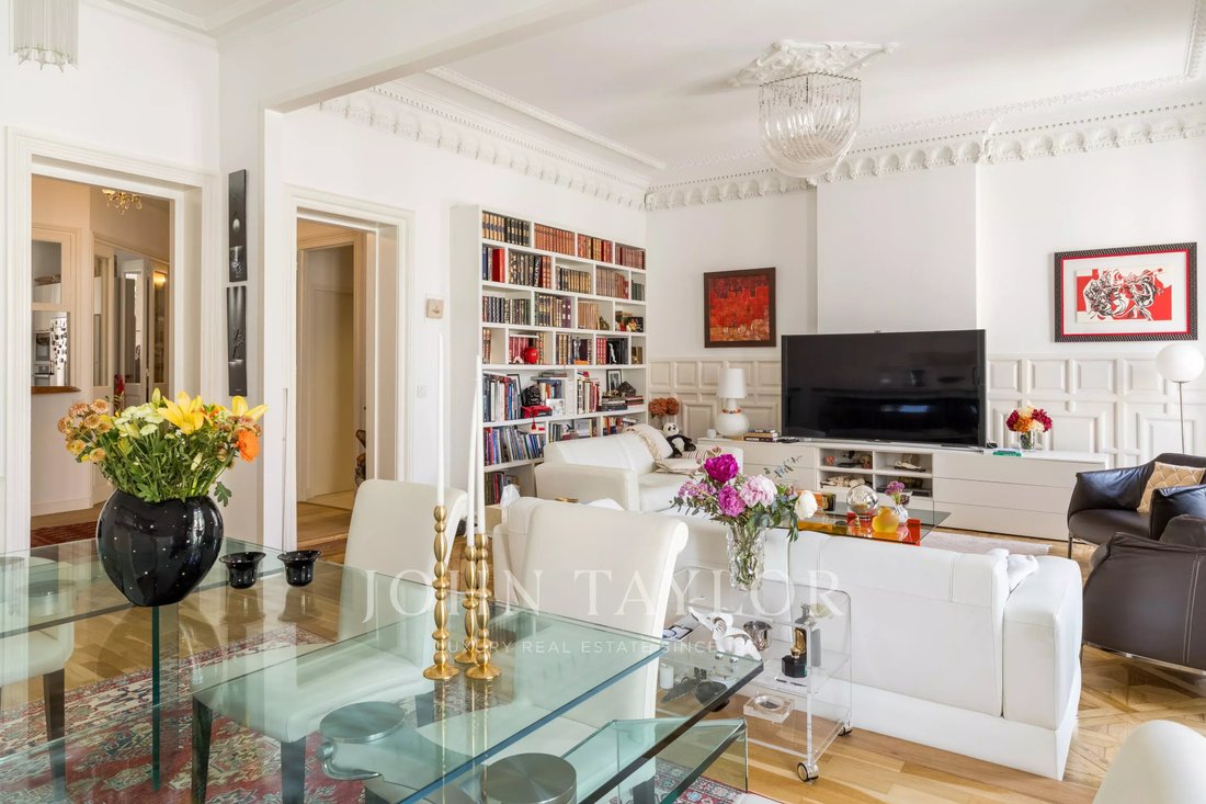 Apartment in Grand Parc-Chartrons-Paul Doumer, Bordeaux, France 2 - 18047341