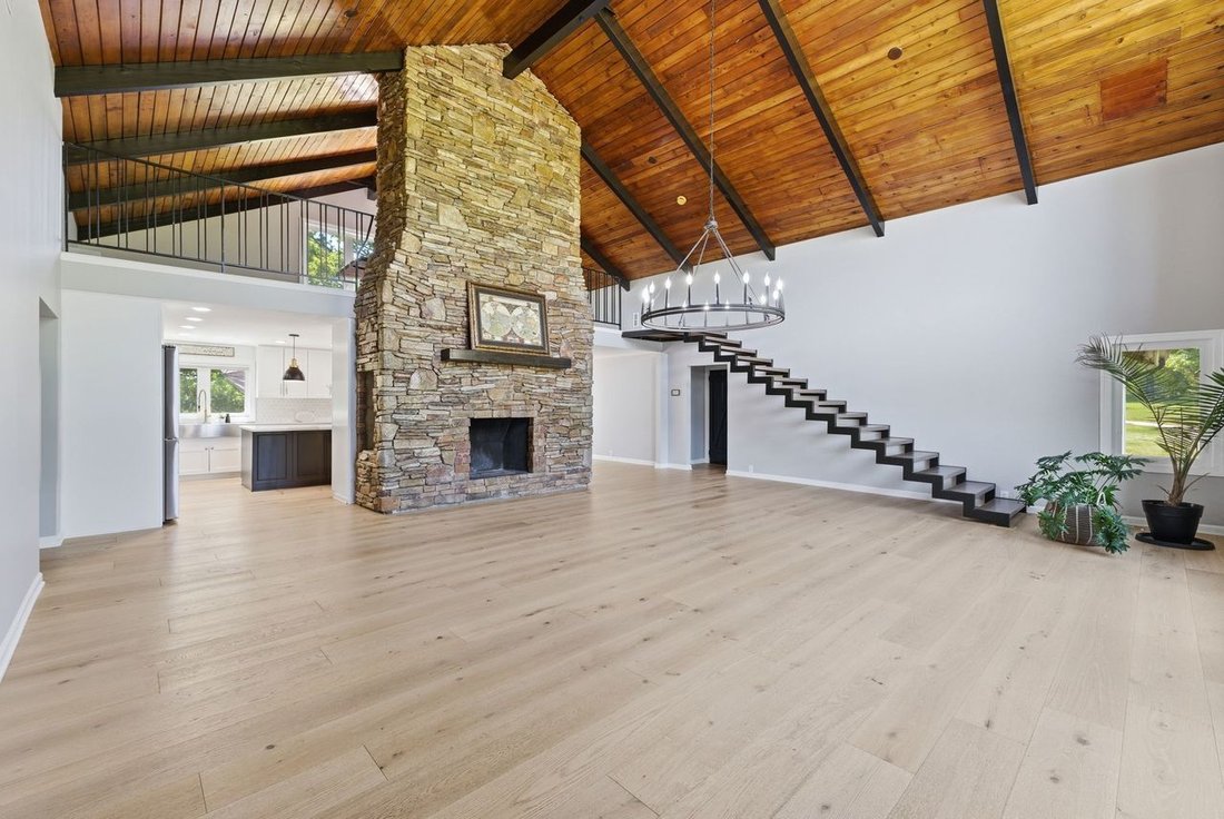 House in West Dundee, Illinois, United States 4 - 18020316